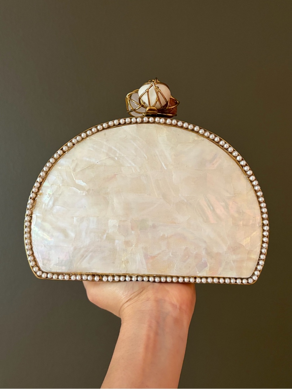 Elegant White Mother-of-Pearl Pearl-Trim Clutch.Comes with a dust bag.Brand new